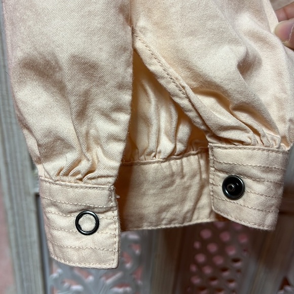 Nine West Button Down Shirt Size: Medium - Picture 4 of 5